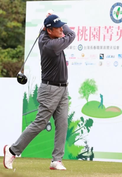 2017桃園菁英長春公開賽第二回合張宏達70.727(-2)並列第四。