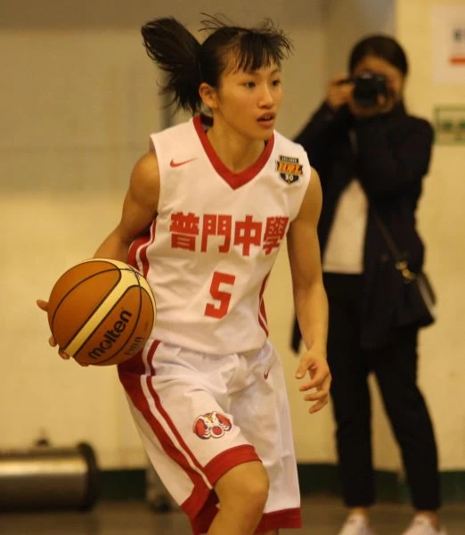 普門「一姊」陳孟欣頂著15日首役腳踝「翻船傷歸隊指揮若定。