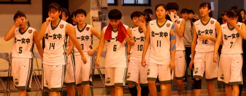 北一女輸球淘汰中斷連20年晉八強全隊爆哭。
