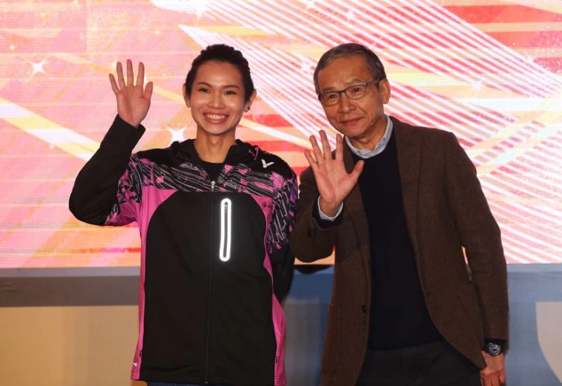 導演吳念真(圖右)和世界球后戴資穎共同代言中華電信MOD。圖/李天助攝