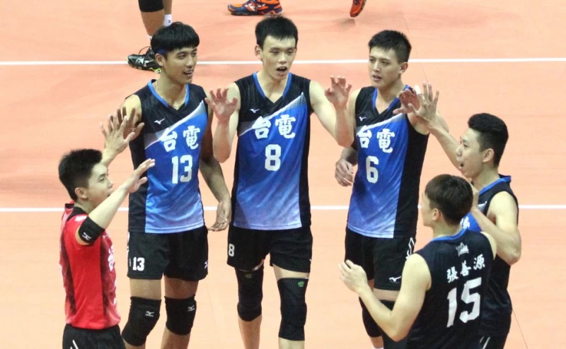 台電男排打出氣勢和凝聚力取得11連勝，提前在企排13年上半球季封王，林嘉欣／攝影。