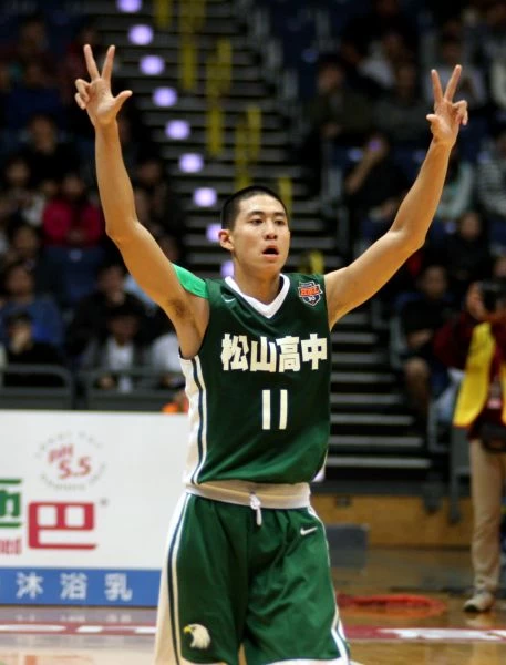 松山楊承翰三分球10投中7飆27分,雙寫生涯新高仍輸能仁。