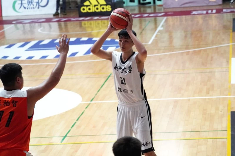 義守呂威霆生涯最重要的決勝期2投含致勝一擊。