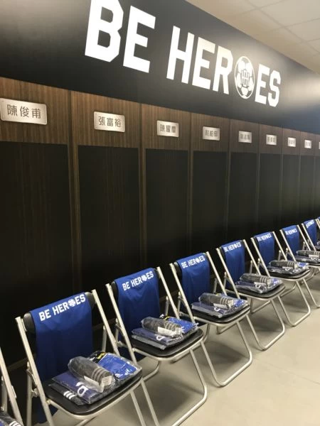 每個學員都有自己的名字和座位。展逸國際行銷提供