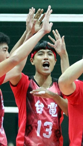 台電拿下13連勝，是黃建逢最棒的生日禮物。林嘉欣／攝影。