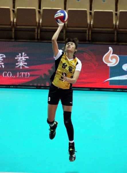 台電張秝芸發球刁鑽。林嘉欣/攝影。