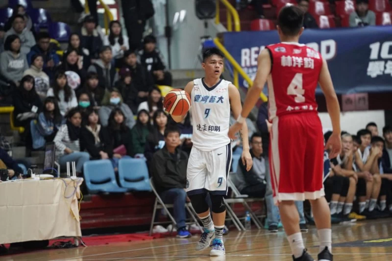 台藝大陳懷安17分、6籃板及助攻、抄截各3白搭。