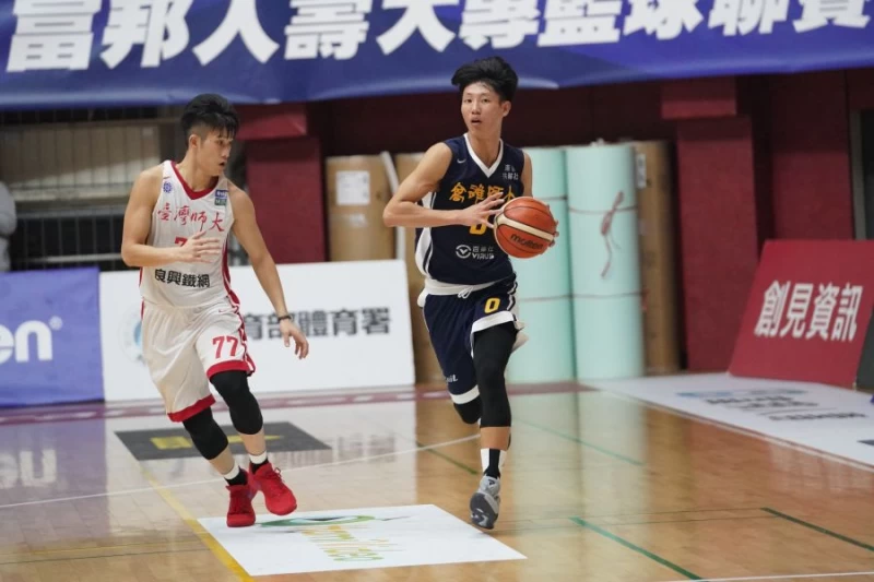 高師大「零號情報員」王繁宇運球推進。