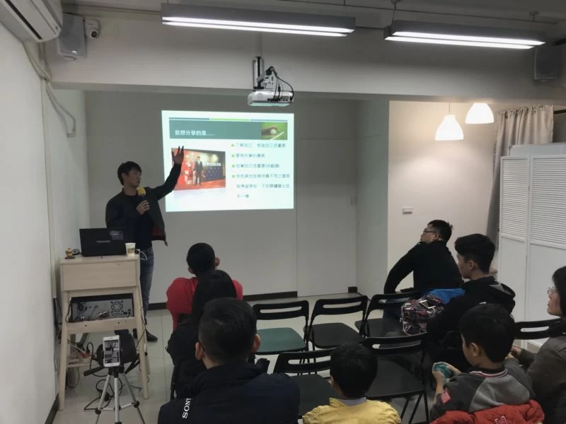 何紹彬完成首度演講，笑說比打球還緊張。圖/帕菲克經紀提供
