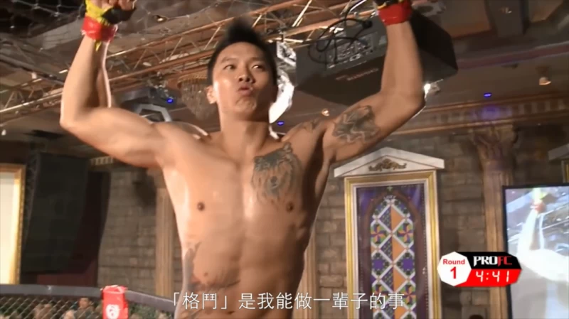 黃育仁職業賽初登場就以19秒KO對手。(中華民國綜合格鬥協會提供)