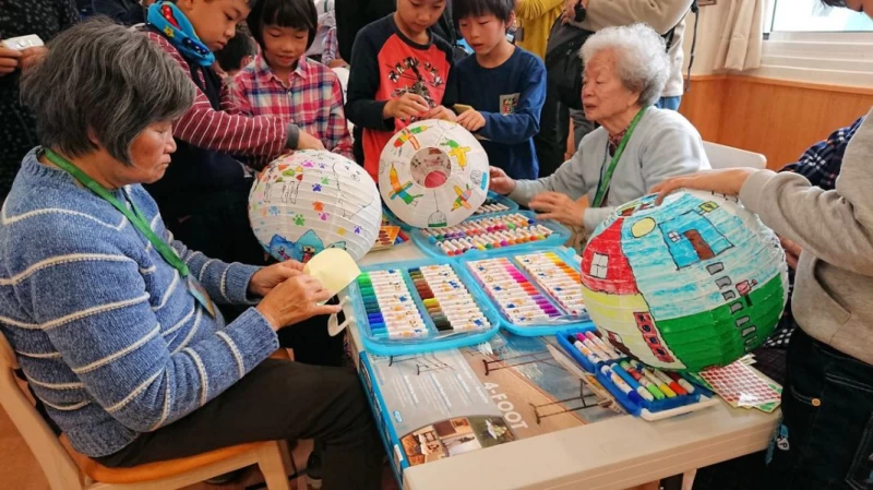 本次彩繪燈籠將在2018高雄MIZUNO國際馬拉松現場展出。圖/高雄市體育處提供