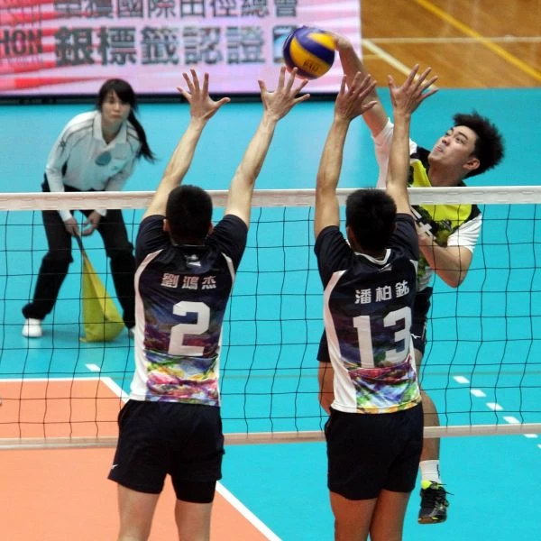長力黃世豪攻擊。林嘉欣／攝影。