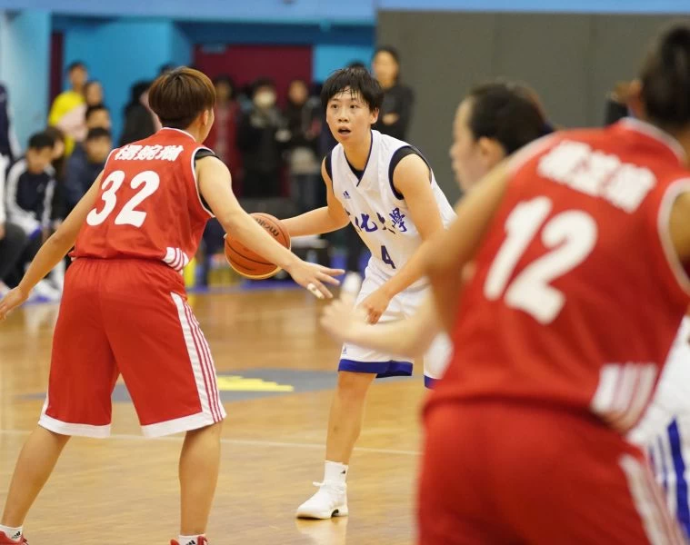 文化黃柔甄指揮若定。
