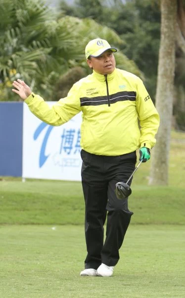 一般長春選手羅振貴打出單日最佳77桿領先。