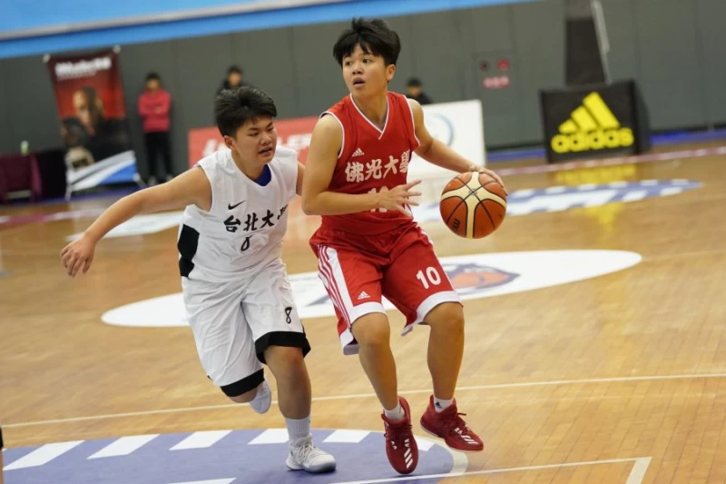 佛大林嘉慈運球。