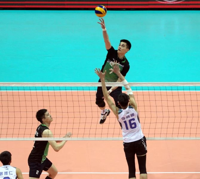 國訓隊劉鴻敏攻擊破壞力十足。林嘉欣／攝影。