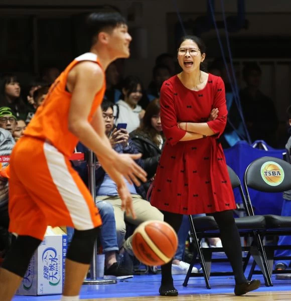 國體大代班女教練馬怡鴻獲得首勝。