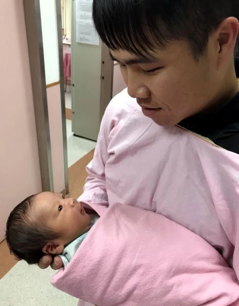 黃士峰覺得升格成老爸很神奇。黃士峰／提供。