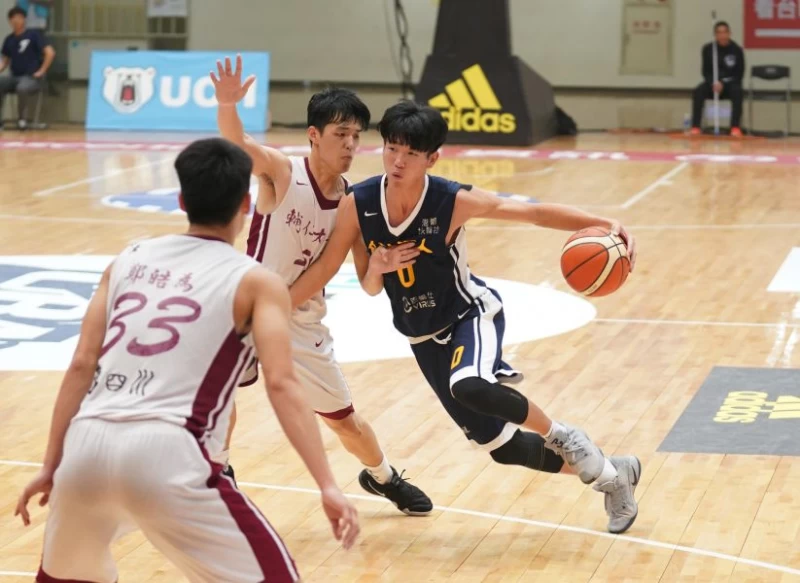 高師王繁宇相隔1年同飆5記三分各飆27、25分命運大不同。