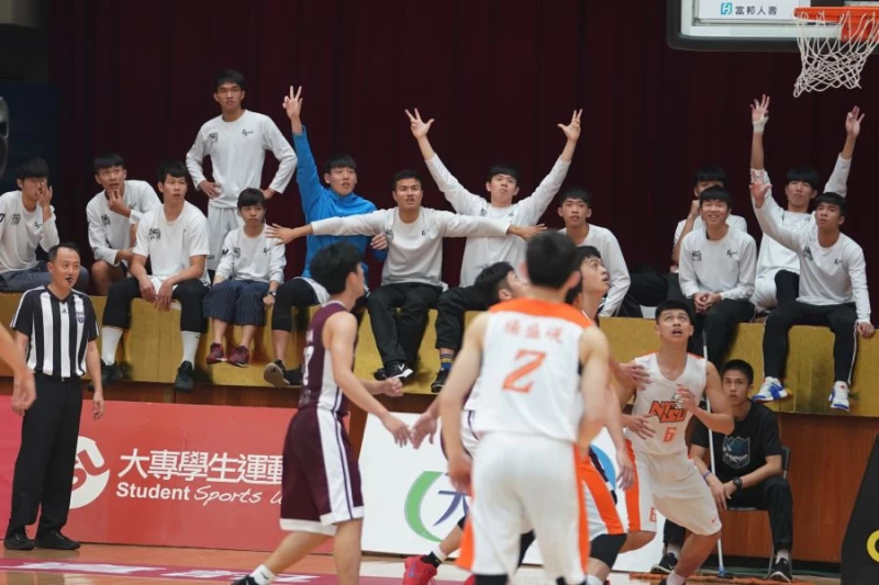 高雄師大為國體大加油。圖/UBA提供