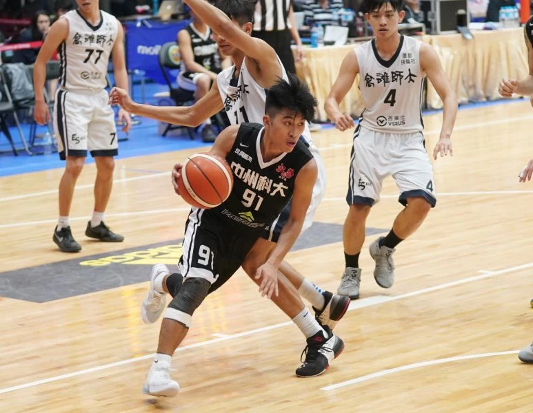 中州科大陳孝禹運球推進。圖/UBA提供