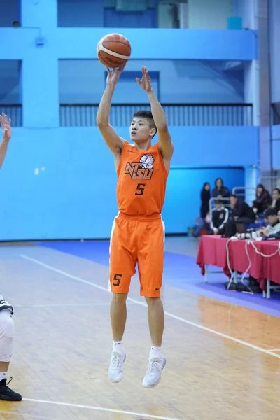 國立體大關達祐將三進小巨蛋。