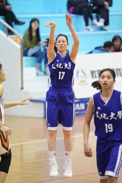 文化大學17黃鈴娟連2場進7記三分球逾30分。圖/UBA提供
