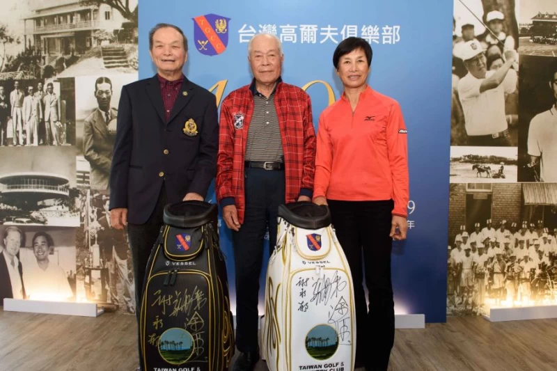 與老淡水球場淵源深厚的三位傳奇球星(左起)謝敏男、謝永郁與涂阿玉。圖/公關提供
