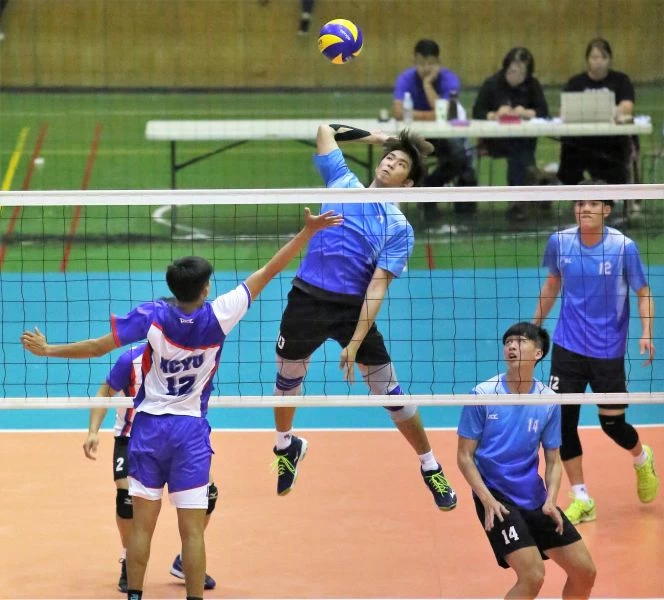 國北教張昇倫（中）強攻／黃秀仁攝