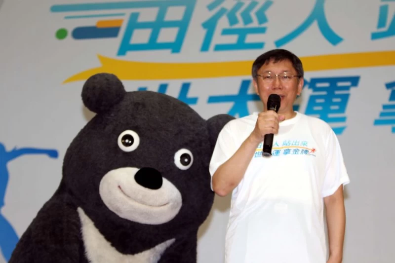 長良國小女足隊長馬欣茹(中)擁有極佳身材。Conti提供