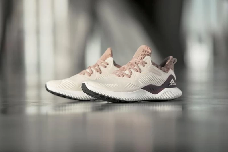 adidas以「領跑全場」為主題，攜手各領域運動愛好者超越自我極限。圖/adidas提供