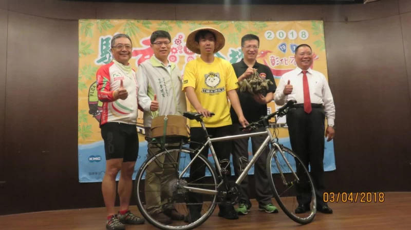 來到彰化騎車看美景吃美食,感受濃厚端午氣息。