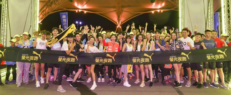 (左至右)高賢齡、涂家碩、張庭瑚、沈建宏、Peggy、姚亦晴、粘曉菁醫師、張豐豪、林芯蕾、允嵐、夏嘉翎、勵政達、劉羽柔、黃育仁、廖日宏、陳浩賢、余志誠。