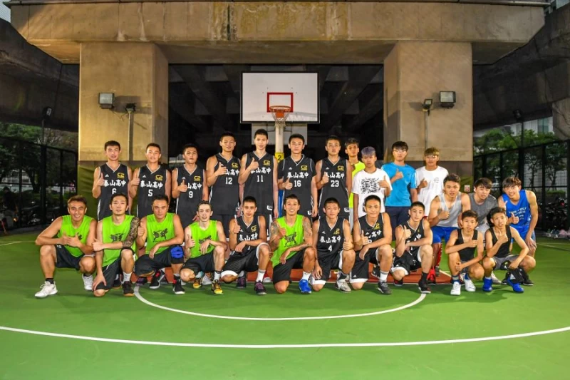 鬥到底3X3快閃活動吸引各路球友同場競技。