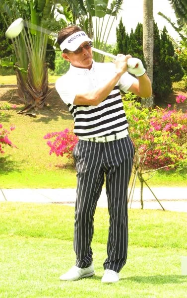 彭丞鈞同獲71桿。