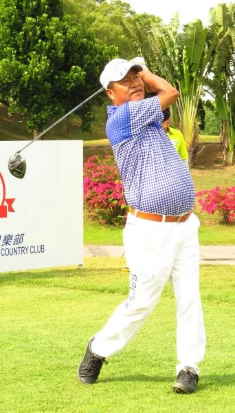 林德明同為71桿。