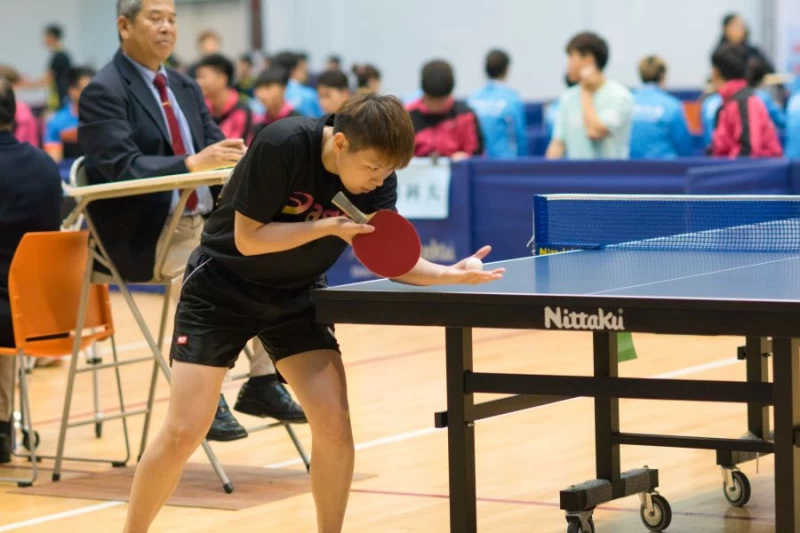 全大運男網公開組文化大學謝政鵬(右)彭賢尹雙打拿下致勝點。中央大學提供
