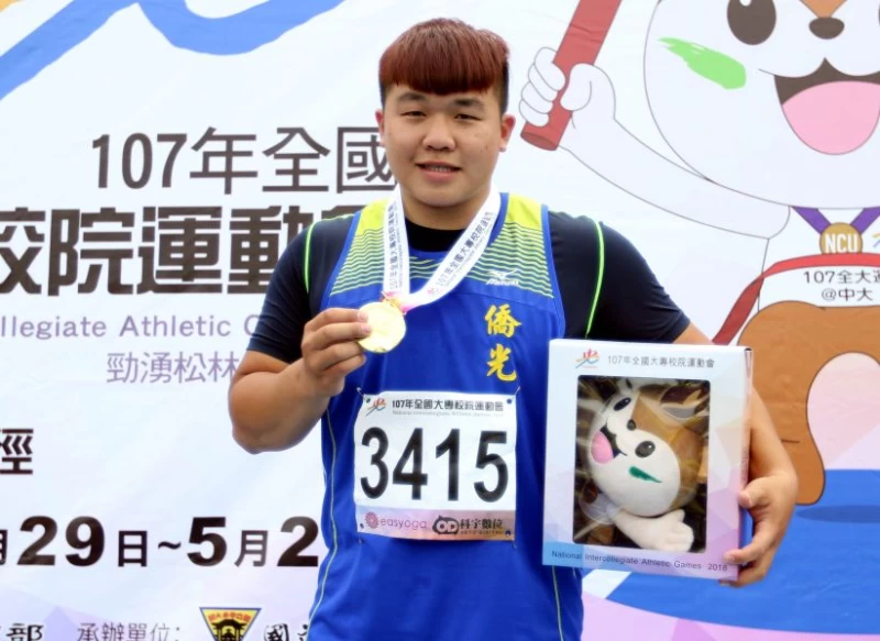 僑光科大郭名譯奪一般男生組標槍金牌。林嘉欣/攝影