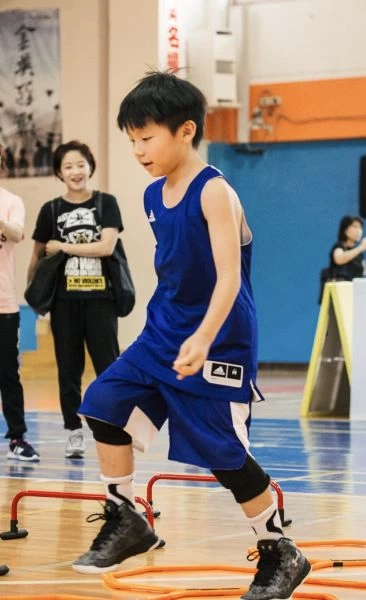 藝人陶子的兒子小龍。