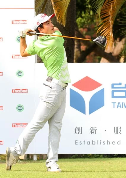 ThreeBond南臺灣挑戰賽最後一回合職業新秀邱瀚霆以(-3)奪下首冠。鍾豐榮攝影
