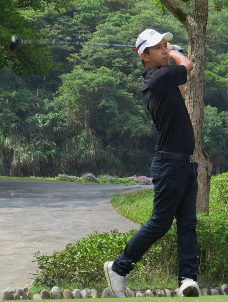國體大張勛宸三回合208桿在公開男個人賽並列領先。