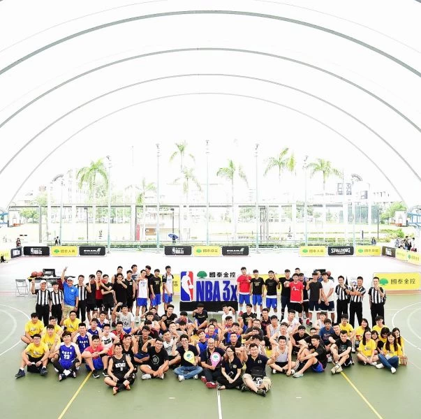 國泰NBA3x高雄預賽登場,即使午後下著豪大雨也澆不熄大專球員的熱情。主辦單位提供