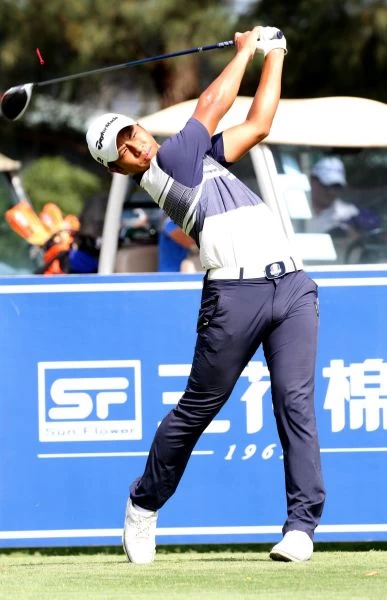 淡水百週年公開賽第三回合業餘賴嘉一(-5)並列第四。鍾豐榮攝影
