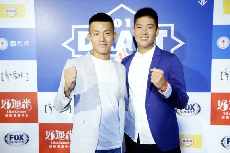 左為戴培峰、右為古林睿煬。