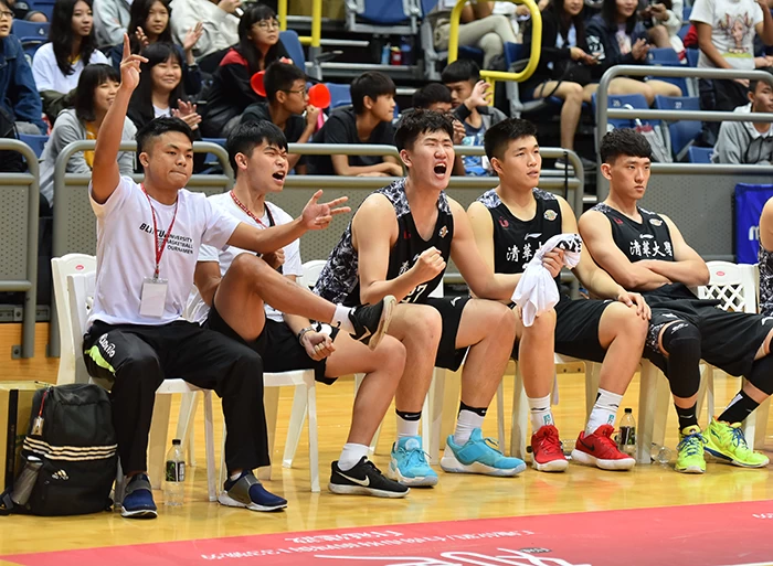 北京清華大學。
