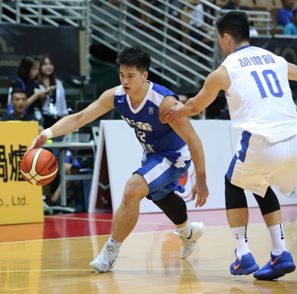 中華白林冠均(左)。李天助攝