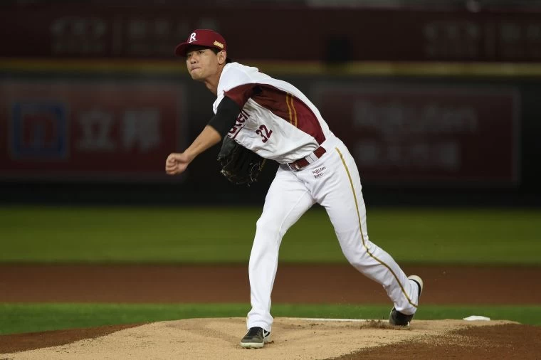 王溢正7局無失分奪勝。 李天助攝