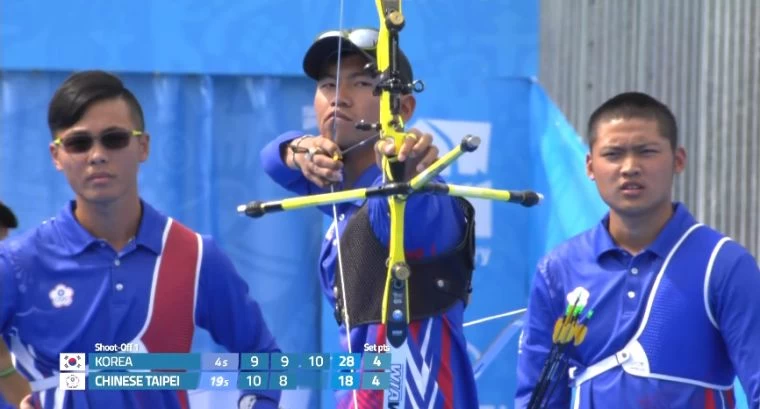 中華隊湯智鈞(右起)、魏均珩和饒廷宇。截取自直播畫面。