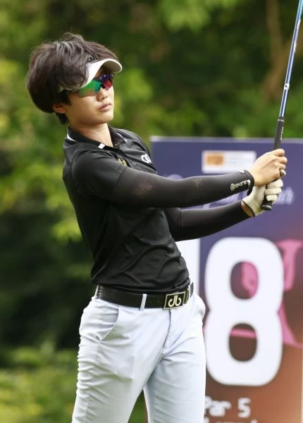 第一回合泰國龐娜帕64桿(-8)暫列第一.。鍾豐榮攝影