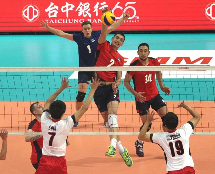 哈薩克(攻擊者)3：1勝日本。林嘉欣／攝影。